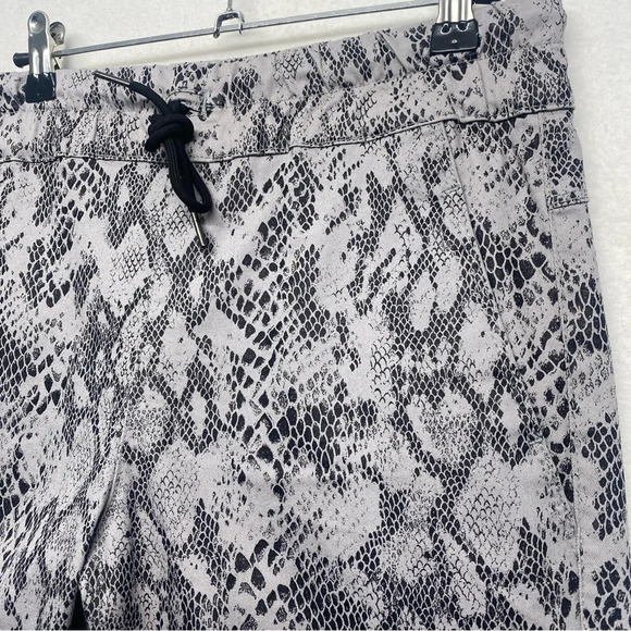 Bevy Flog Shely 30 Pants Gray Python Snakeskin Print - Picture 4 of 9